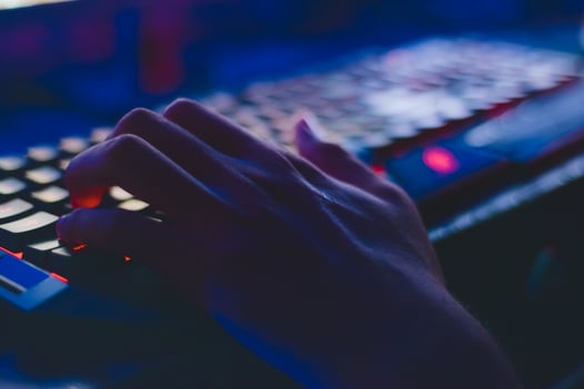 Close up de trabajo en teclado.